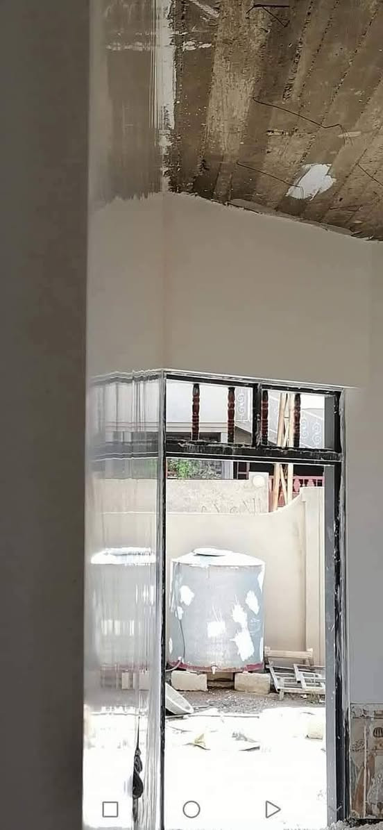 السلام عليكم كادر لبخ جص من الموصل_شغل درجة اولى  شغل على مساطر وحسب الطلب شغل نضيف ومرتب شغلنا مستمر بل شرقاط البيت يطول 3 ايام من يرغب بل عمل الاتصال على رقم و ***********خاص مفتوح
