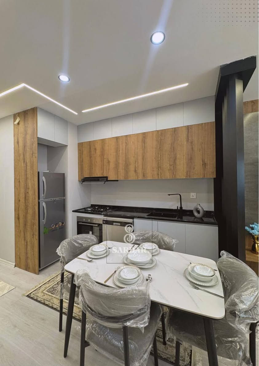 شقة #استثماریة #للبیع
مؤجرة ب $1000 كل شهرین مقدمة
غرفة و صالة ، مساحة 80 متر 
طابق 10، علی الحدیقە
مجمع سکنی لالاف ایربورت 
اربیل _ مربع ذهبی _ مقابل مطار
التواصل 0750 444 7409 
او  ***********
