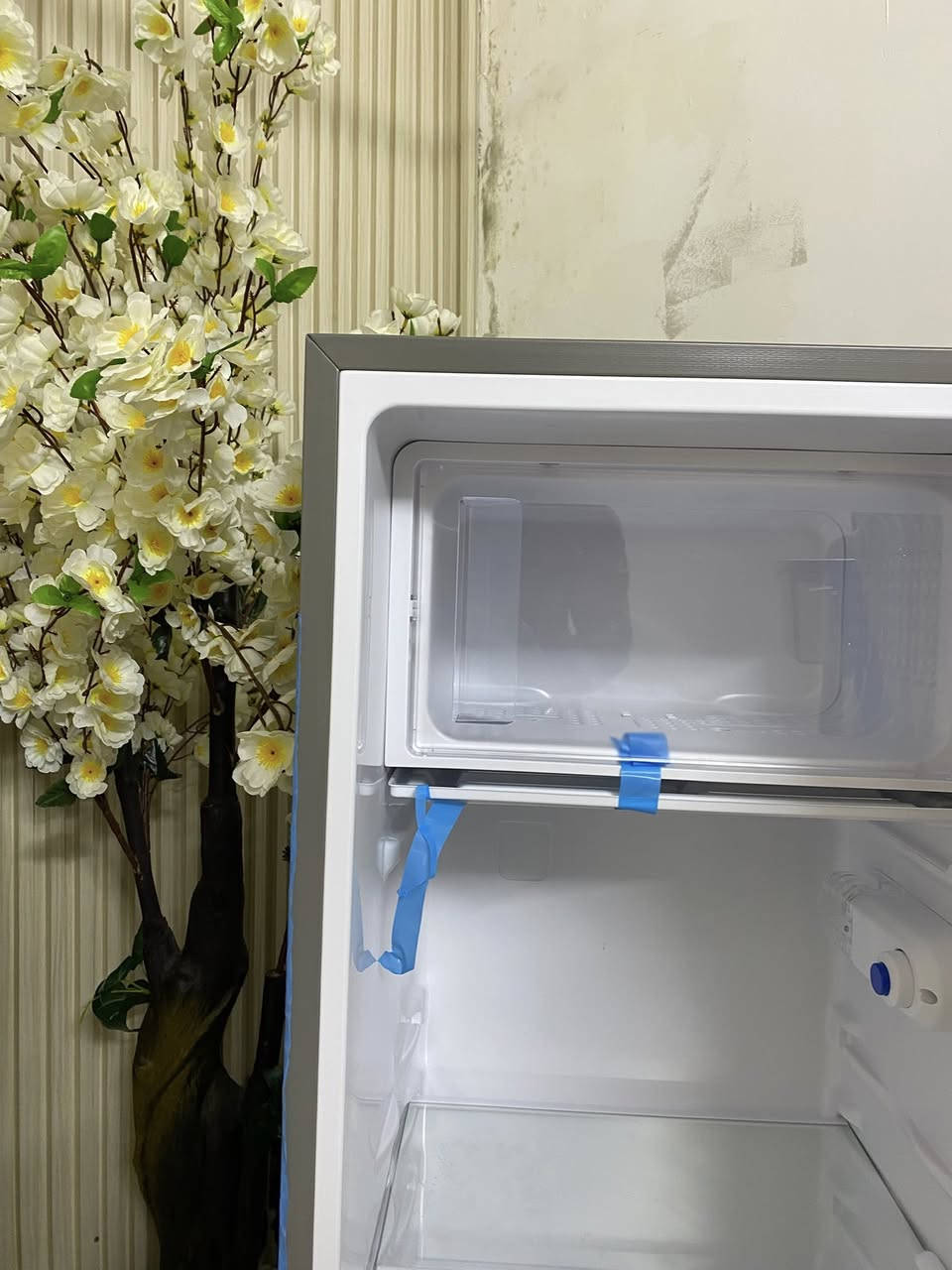 ثلاجة  براد  داخل ثلاجةحديثة  للبيع تفاصيل موجوده 
فقط اتفتحت من كارتونه  الكتلوك مالتها موجود 
الجديده مالتها 450 الف عارضها 380 الف مكاني نجف


**إذا كنت صاحب هذا الإعلان وتريد حذفه لأي سبب، رجاءا أرسل رسالة إلى الدعم الفني**