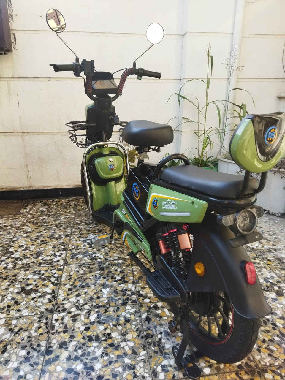 دراجه شحن حجم 20
مديل 25
5بطاريات 
مديل حديث 
كامله كل نقص مابيه استخدام قليل اقل شهرين 
السعر 350
بغداد المشتل 
***********
