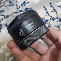 عدسه 50mm كانون السعر ٩٠ الف سعر نهائي  توصيل موجود ٠٧٨٢٥٩٦٦٨٦١
