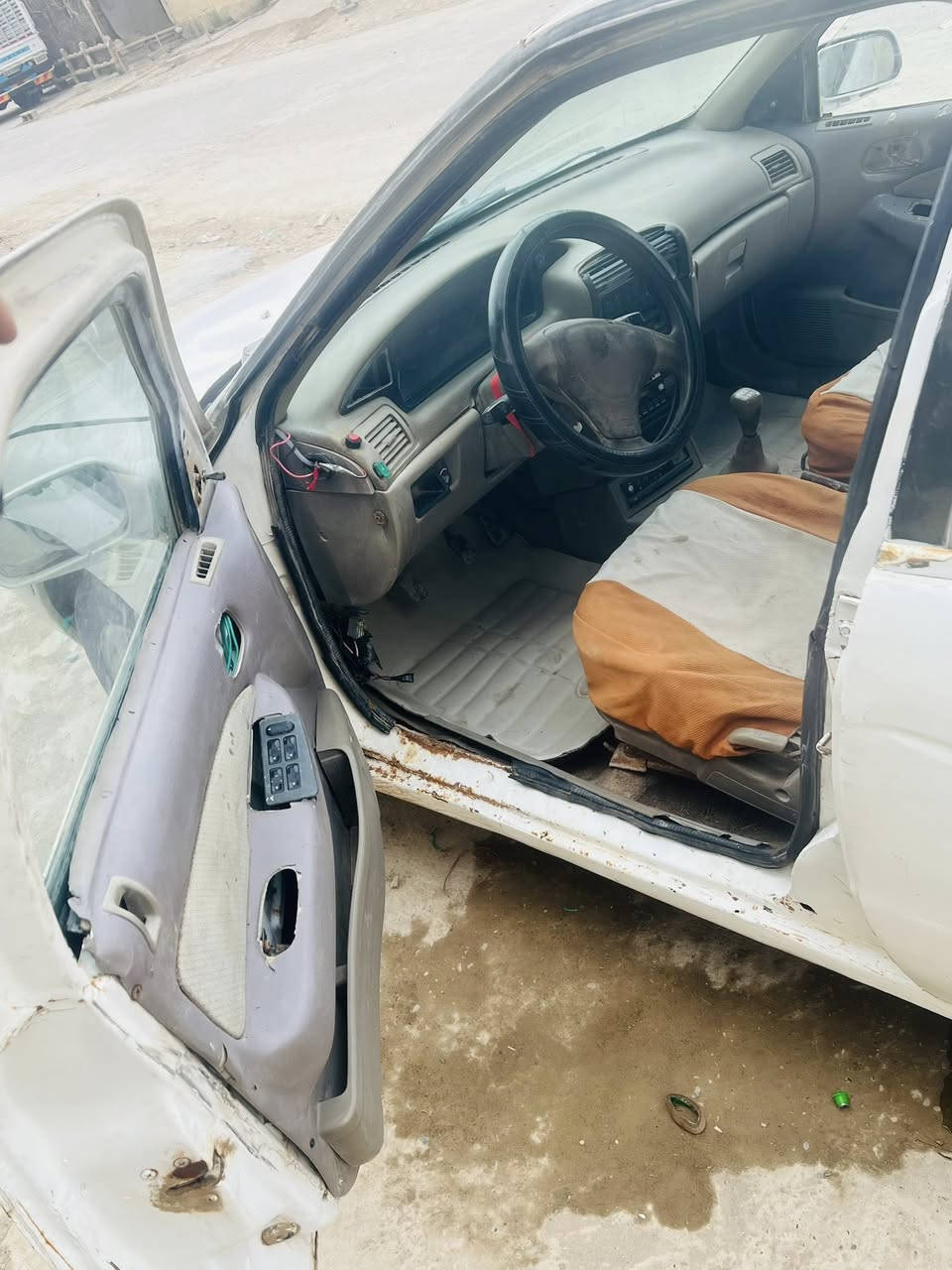 كيا سيفيا موديل 1992 سياره شغاله رقم ديالى سنويه ساقطه شرط تحويل السعر 16 وبيه مجال استفسار على رقم *********** مكان سياره ديالى بعقوبه المفرك
