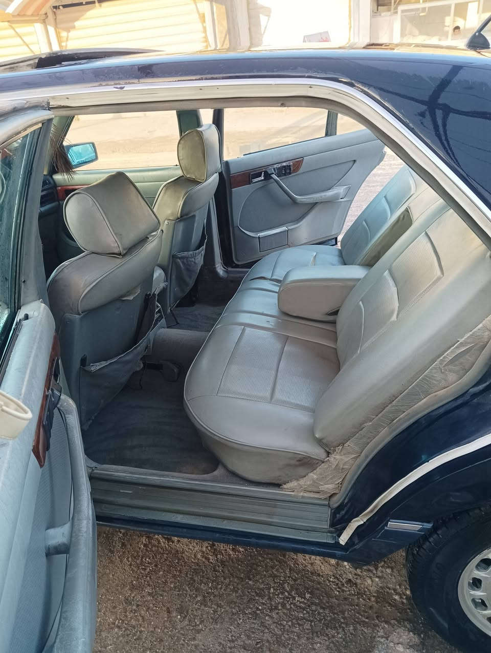 سلام عليكم.
(للبيع و المراوس)(بهبهان)

مرسيدس رئاسي 
موديل 90 باب طويل.

مكينه محور (رأس الثور) vvt
محرك 3000.

كشنات كهربائي اربعتهن (الكدام والي وره)
فتحه قماره.

منظومه زنون كامله . 

تخم تأير جديد.

(مداور ثاني يوم)

.
السياره جاهزه ومرتبه.
المكان :النجف الاشرف.


**إذا كنت صاحب هذا الإعلان وتريد حذفه لأي سبب، رجاءا أرسل رسالة إلى الدعم الفني**