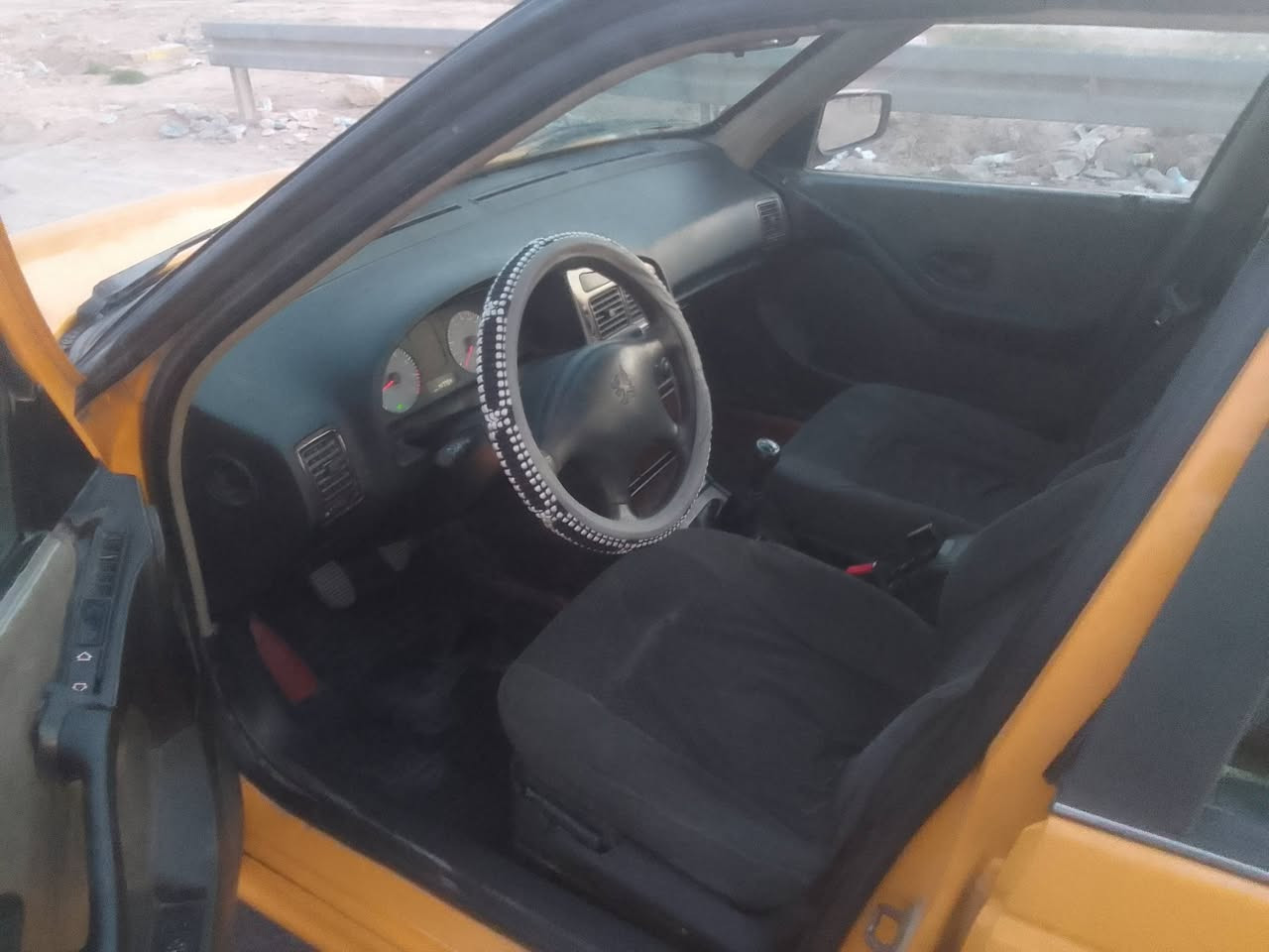 بارص موديل 15كير محرك تبريد صدر  كهربايات كلها على وظع الشركه  لا ظربه ولا صبغ مكاني بغداد الطالبيه  لاستفسار ***********
