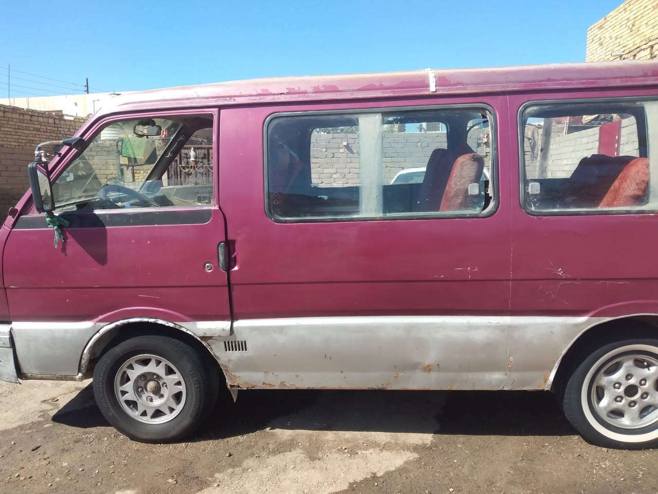 سلام عليكم كيه بسته للبيع موديل٩٥سنوية جديده رقم نكليزي سنويه لل٣٠ مكينه جديده  ٣٠٠٠خير من الله
باتري وسلف ودينمو بلباكيت
كهربائيات كله شغاله
مكان ناصريه قضاء الفهود السعر ٣٠وبيهه مجال للشراي
‎***********
