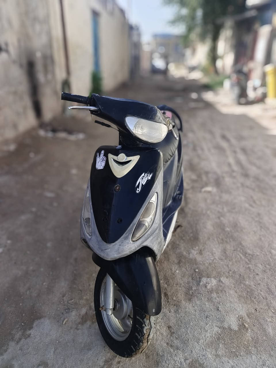 سلام عليكم درجة ماكس منغولي لبيع نضيفه كلشي شغال بيه سلف هندر لايت اشاير بيك لايت  مكينه ناعمه كفرها اصلي سعرها مناسب 400مكان ناصريه مركز وشراي ***********يتصل عله رقم
