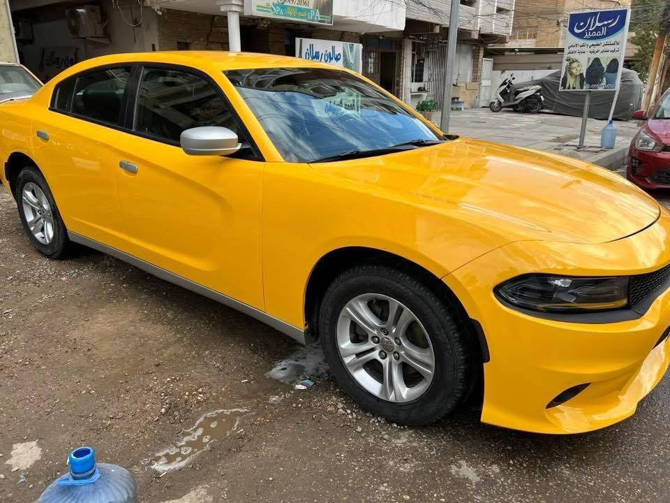 فول عدا الفتحة
تخم تاير جديد 
حدادية جديدة
صبغة جديدة ماصار شهرين من صبغتها 
تبريد ثلج 
السيارة خير من الله ومانقصها شي 
تجي تشوفها وتقتنع
كلشي موضح بلصور لاتخابرني وتگلي شبيها
حتى فديو مصورلك 
السعر208 وبيها مجال بسيط 
للأستفسار الأتصال
***********
