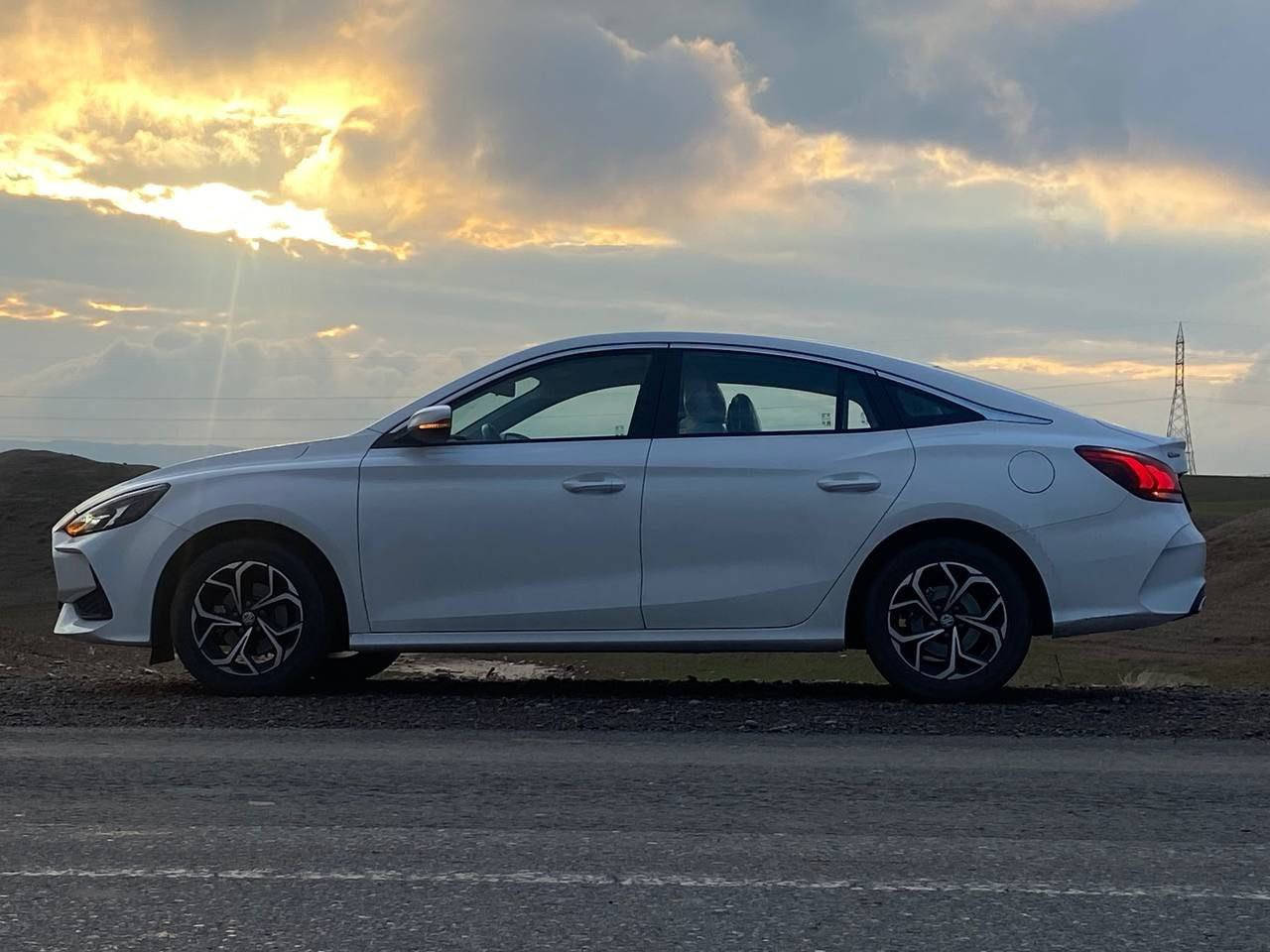 السلام عليكم  امجي مديل 2023 جيتي🔥 وارد خليجي  بعدها داخل ضمان الشركه رقم اربيل حره هزه جديه بعد سنه يله تسقط عليها ادامه كامله  نضافه 1/1👉🏻 السعر 115وبيها شي قليل مكان السيار سامراء (‭0773 518 9782‬) وكلشي اكو حسب الاستخدام والنضافه وتحياتي ❤️
