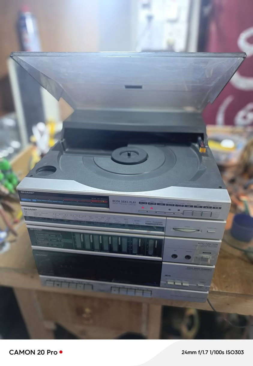 مسجل شارب ياباني دبل كاسيت وكرام وراديو واواكس هوه شغال بس مابي صوت السعر 35 مع  التوصيل للاستفسار على الرقم ***********
