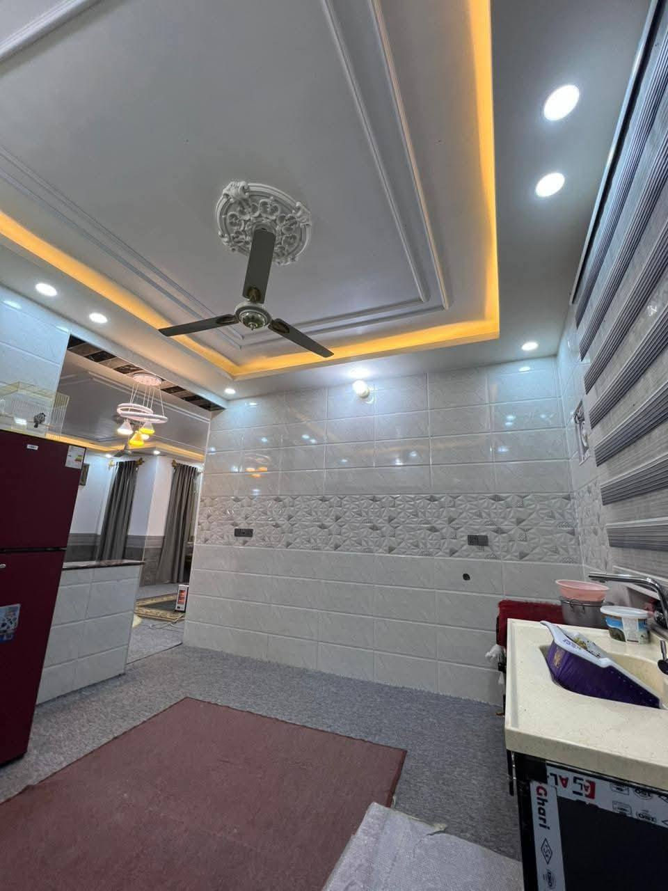 يعلن مكتب الاصدقاء للعقار ولمقاولات العامه 🔑🔑🔑

بيت البيع مساحته 200متر طابوزراعي سند 25اقرار محكمه ثاني يوم مداور(مشمول بقرار 320)التطويب
🏡🏡🏡🏡
كافت الخدمات /ماء/كهرباء /شوارع تبليط الحد الباب /مدارس حكوميه وهليه /🏡🏡🏡🏡

البناء حديث /ساس وسقف صب مركزي /البناء طبوق جمهوري /رضيات بورسلين ثقيل /وجدران سيراميك هندي/
🏡🏡🏡🏡
يتكون البيت من /كراج كبير /ستقبال /صاله /مطبخ /غرف نوم عدد2 /حمامات خارجيه و دخليه /🏡🏡🏡🏡

الموقع نجف شرع الصب عمود 282 مقبيل قريت الغدير الاتصال على الرقم (***********) واتساب 📞📞📞
