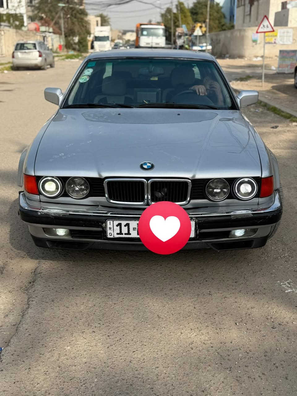 للبيع فقط BMW 740i 
موديل 1994 اصل سنوية و بليت 
السيارة جديدة 
مصبوغه عام
كير و مكينة حاوية 
دبل جام 
دبل جكمجة 
جام اوتو 
شاشة كار بلاي
كامرة محيطية 
تخم تاير جديد
كهربايات كلها بلاد و شغالة 
رقم السيارة مميز 
مكان السيارة بغداد شارع فلسطين  
السعر 85 وقابل للتفاوض 

رقم الهاتف: ***********
