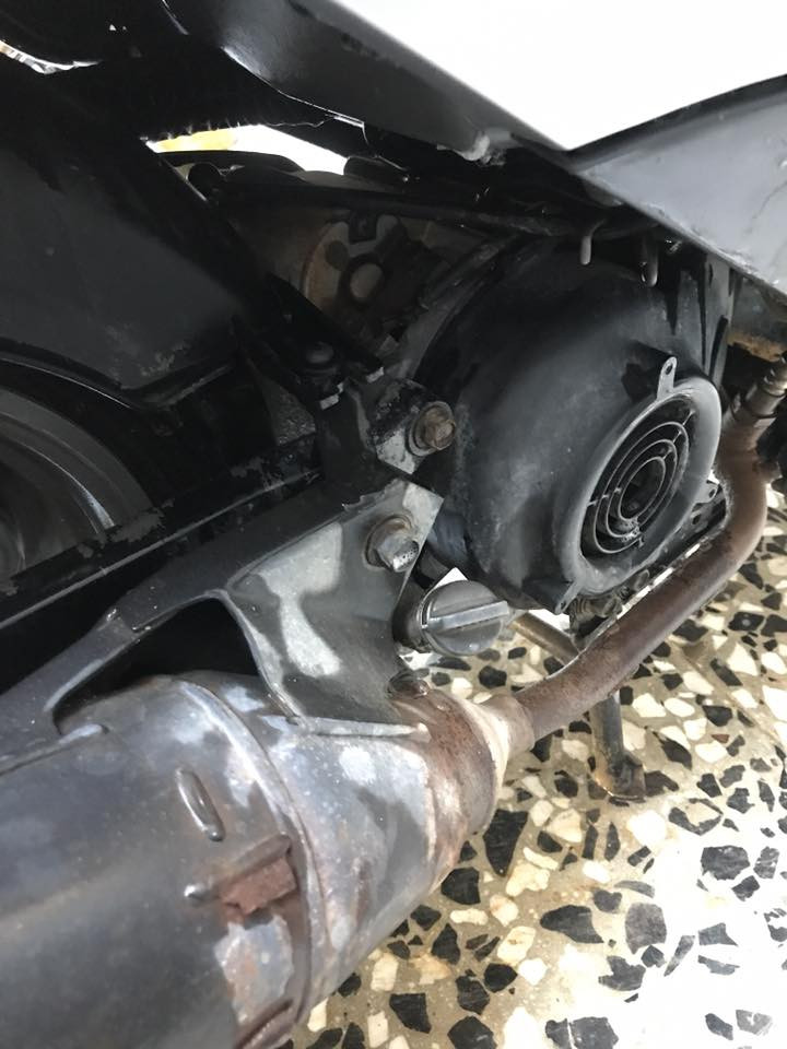 سلام عليكم 
دراجة للبيع ابريز بغبغاء نوزل خطين 
دراجه حلوه محرك  مكفول كهربائيات ما بيه نقص 
كفرات  بلادي مختمه مثل ما واضح بل صور 
سعر 900 بيه مجال شي بسيط
رقم *********** 
بغداد الزعفرانية
