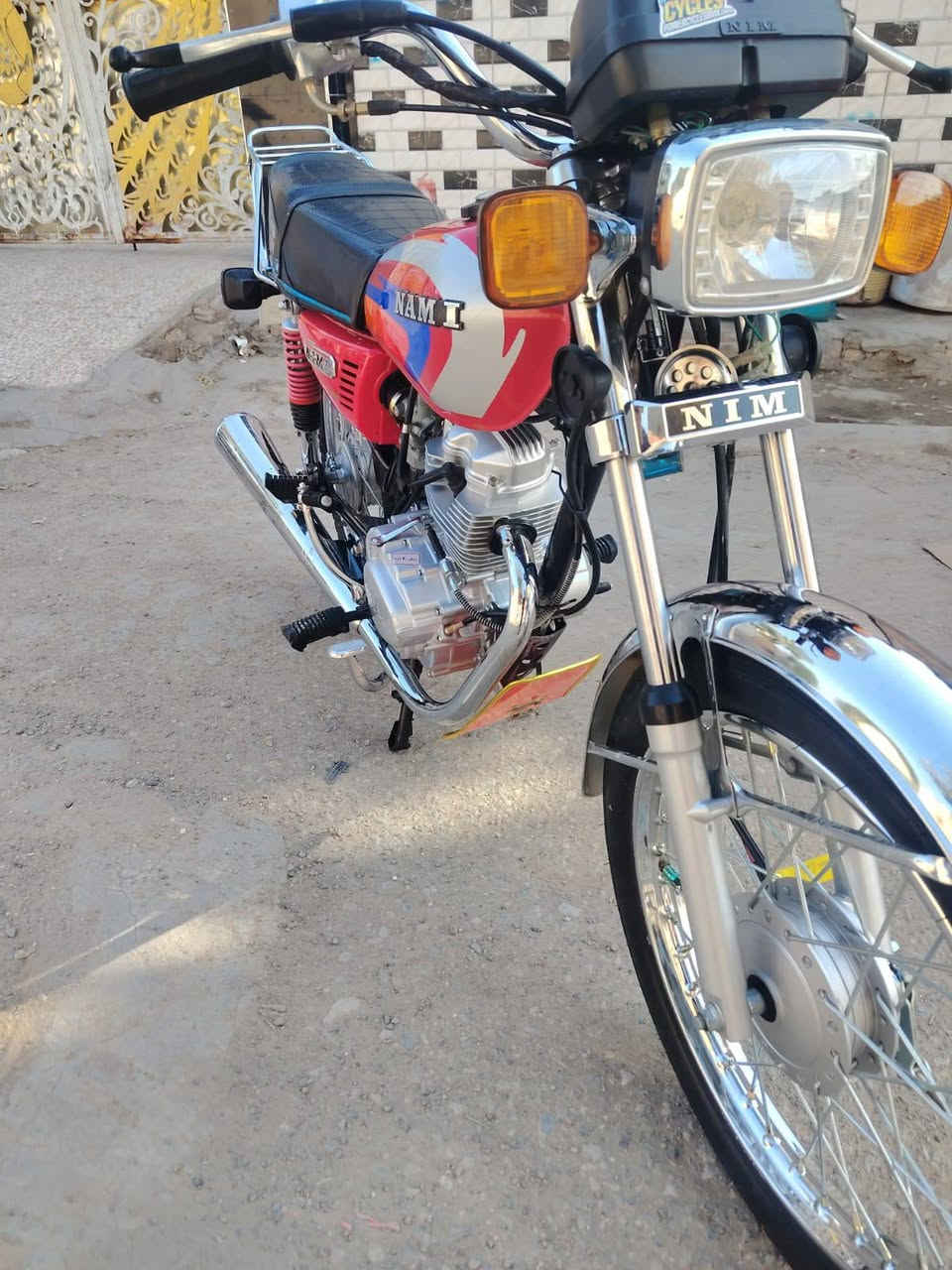 سلام عليكم شباب دراجه البيع بس وصل دراجه شوفت عينك جديده وحله من صوره مكفوله من طول الطول هاذ رقمي *********** والمو شراي لأ يجي ويتعبني سعره ٧٠٠ قفل قفل 🔐
