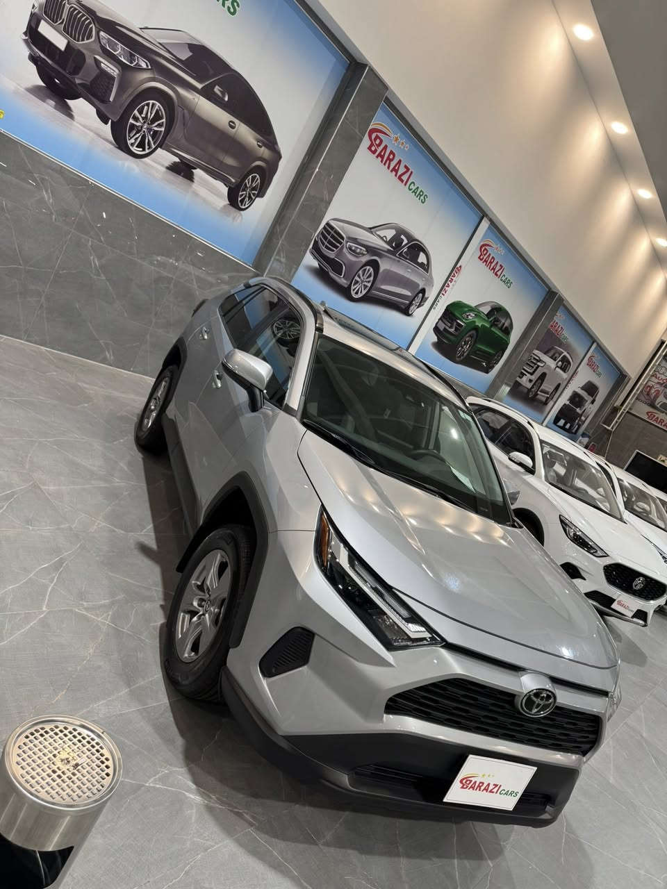 سلام عليكم 
سياره رافور 23امريكي بازين 
داخل سياره لولين
دبل اكسن 
فتح صقف 
شاشه كبير 
ماشي 28الف كليو متر
الضرر مالت كلش خفيف موجود بل صوره
مرقم كامل امكمل مانقص كلشي اسمي شرط تاني يوم تحول اسمك 
السعر 290مجال بيه 
رقم تليفون ***********
