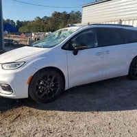 للبيع فقط كرايسلر باسفيكا موديل 2025 آخر إصدار  فول مواصفات  ليميتد اع...