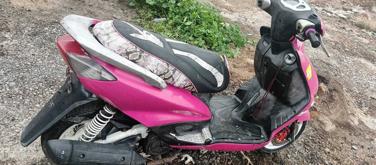 سلام عليكم دراجة سكنس نثيه لبيع
دراجة خير من الله مكينه خيرمن الله شلعه و معدل خيرمن الله كهربايات كله شقاله دراجة سلف و هندر كفرات بلادي بس مصبوقات وياله مصبوقه مكينه مفتوحه بس مجفته فول وعله يدي بس يرادله ترتيب شويه العنوان بغداد جسرديالى القديم سعر 650وبيه مجال لطيبين وهاذه رقم *********** متواجد واتساب وعل قم وعل فيس
