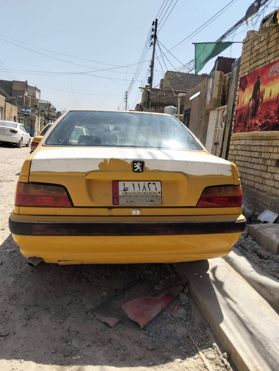 سلام عليكم بيجو بارص موديل 10 تكسي كير ومحرك كفاله كهربائيات نصهه شغاله راعيهه موجود بالصويره هيئه مصفره عليهه غرامه 400 ألف دواخل ترتيب يرادلهه عارضة 26 شعدك مراوس نزل مكاني بغداد البلديات ***********
