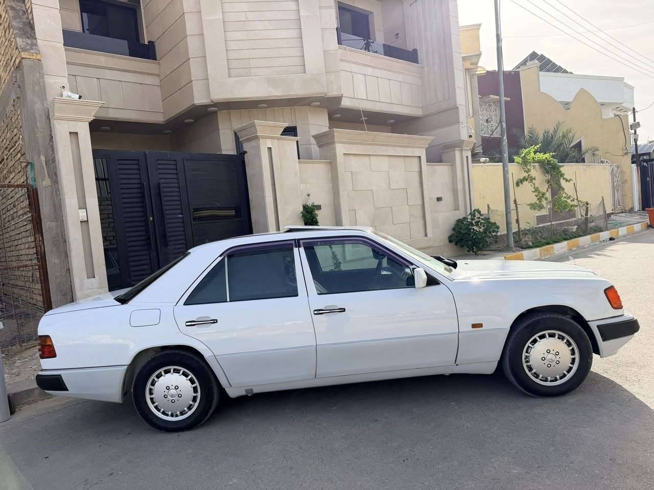 يا الله سلام عليكم مارسيدس
1994 فول موصفات اخر فئة للأخير ‫١على١ رقم بغداد الجديد الدولي باسمي تحويل  
تحويل ثاني يوم مكينه ٦سندر
مكينه وكير وحداديه كله جاهزه كفاله 
االسياره مكفوله كفاله عامه من الشخط السياره بل كارتونه 
سنويه ٣٠
ويل بلاد تخم تاير دواخل جدد بعدهن بل سلفونه السياره تتعب تكول جديده سبير ما نازل السعر واستفسار انتصل
رقم الهاتف
‏***********
