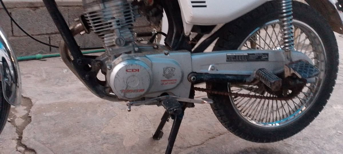 السلام عليكم تايكر موديل 2020محرك خير من الله دراجه نكره محرك ناعم عوزه ضفيره وباتري فقط دراجه كلك اوراق  ضايعه العنوان واسط قضاء العزيزية السعر 275بيه مجال رقم ***********
