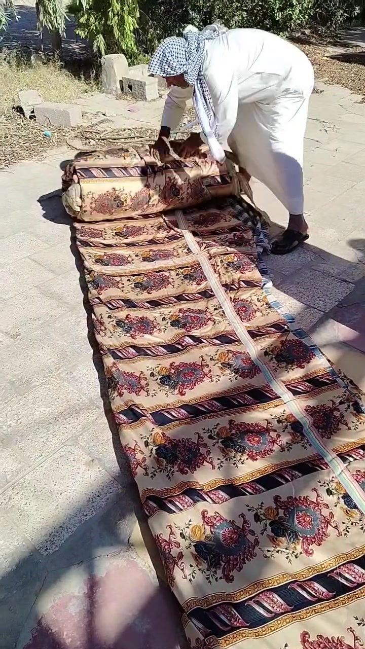 جادر للبيع تسعه اقواس قطعتين اقماش مبطن  الديوانيه الحمزه الشرقي  ***********
