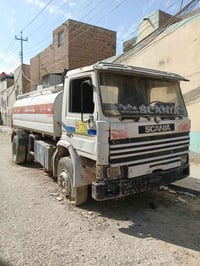 سكانيا • شاحنة • للبيع