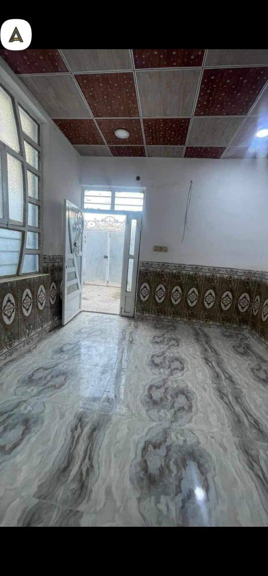 بيت ١٠٠ متر شارع ٢٠ مفتوح على ال٦٠ العرضي الثاني خلف المدرسه الورديه طابق واحد صب مسلح رقم القطعه 59886 بصف الركن
نضيف ارضيه بورسلين جدران سيراميك غرفه وصاله ومطبخ واستقبال وصحيات خارجيه وداخليه السعر ٨٤
البيت فارغ جاهز للسكن للاستفسار ***********
