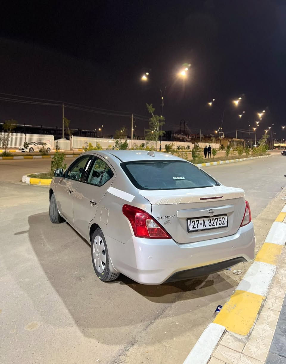 نيسان. 2024 
سياره كامله وجاهزه مابيه نقص ابد 
تدفئه تبريد 
ضربته جنطه من ورا مدفوعه ع السياره الكدامه وبيه جاملغ الامامي والبنيد مفتوحات مصلحات ومرجعينهن تصليح خفيف مقدمة البنيد فقط
***********
