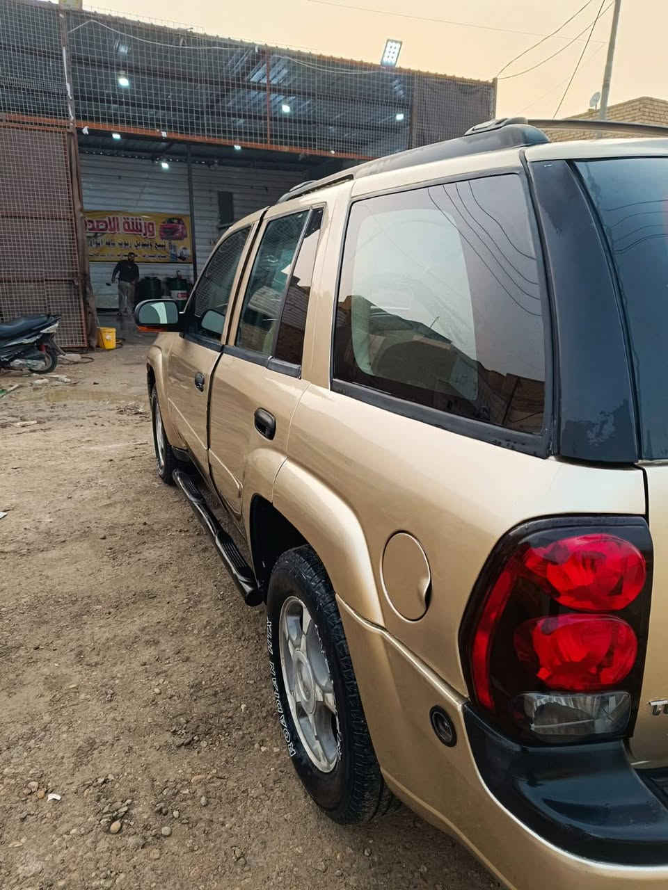 السلام عليكم للبيع بلايزر 2006. مكفوله من الضربه والكص والعيب الشرعي. مصبوغه جماليه. مكينه وكير مكفولات. رقم بغداد تحويل مباشر. حداديه جديده تخم تاير جديد تبريد شغال. سياره جديده كل نقص مابيه. 
السعر 90 وبيه مجال
***********
مكان السياره ناصريه مركز
