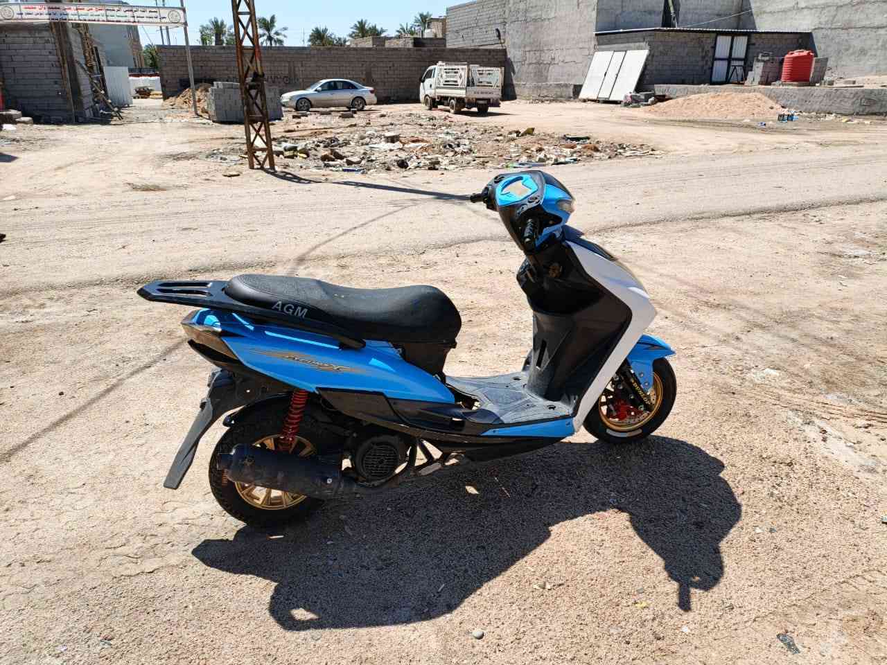 دراجه سكنس للبيع كهرباياته كامله سعر 300 عنوان ابوخصيب راسل عله هاذ رقم *********** لو ما زنجر
