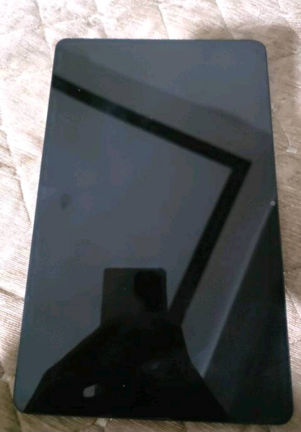 ايباد هونر x9d ذاكره ٢٥٦ رام ٧ سعره ١٦٠ و بيه مجال حق الجيه