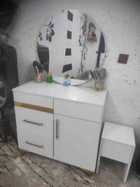 غرف نوم لبيع مستعمل قليل 7قطع شراي يجي خاص او يخابر رقم 07731866634