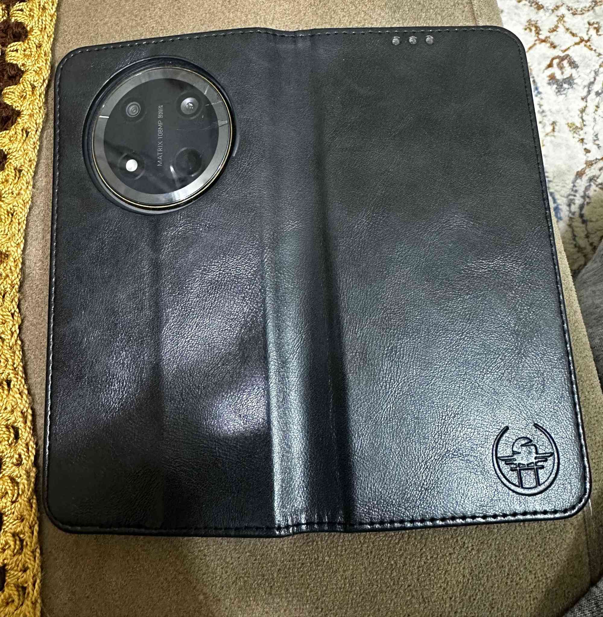 هونور X9c 
ذاكرة 256 
عشوائية 12 
اندرويد 16 
فطور بالبلازما
وفطر بزجاج الكامرات 
الجهاز شغال طبيعي 
وياه حافظة دفترية جلد 
وشاحن تجاري 
سعره 170 قفل 
بدون مراوس 
مكاني بغداد 
رقمي 
*********** بغداد, العراق
