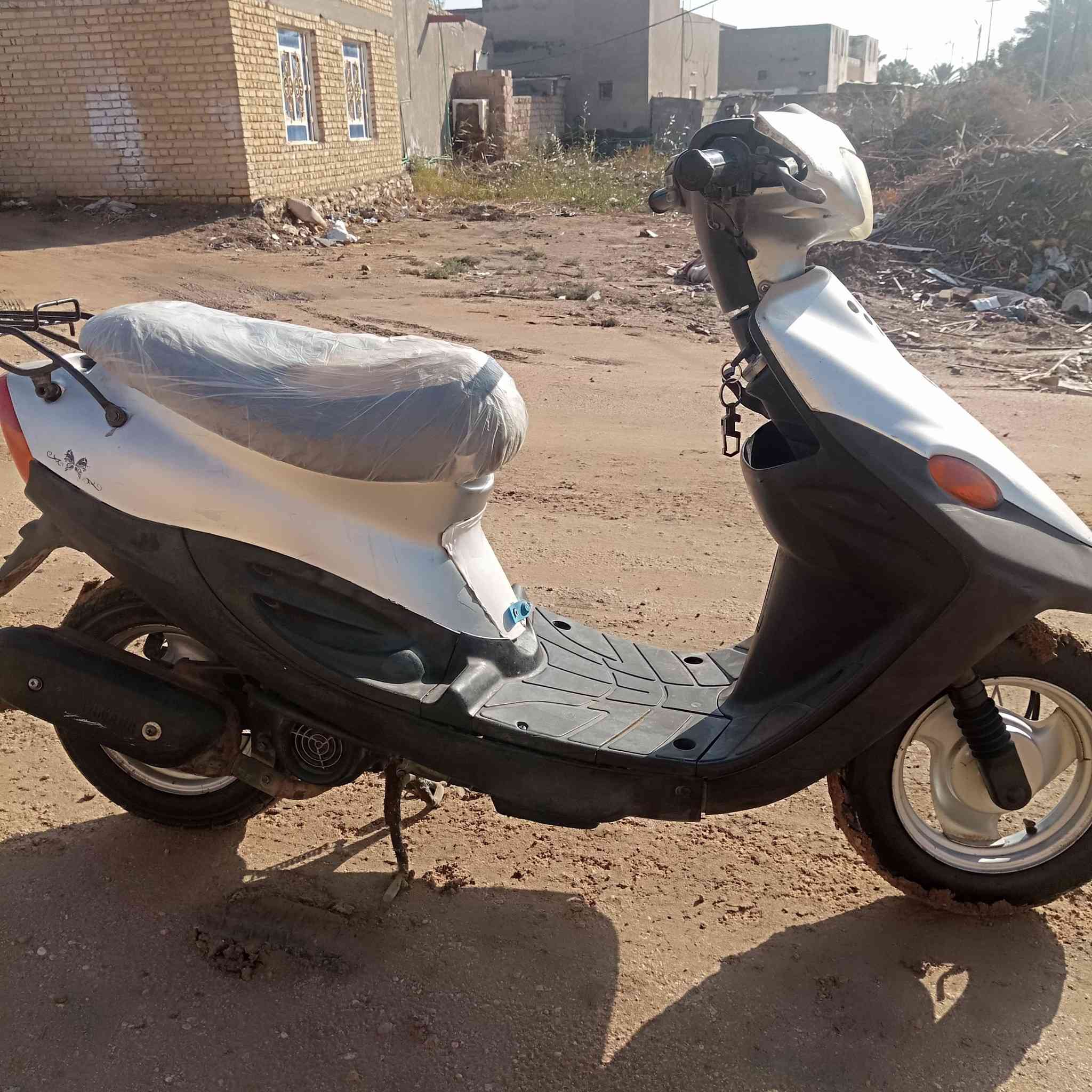 دراجه بيجي مفتوحه مره وحده كهربائيات كلها شغاله متوازي على فلوسها ب300 وبيها مجال الدراجه حلوه ومرتبه 
*********** وات ساب
