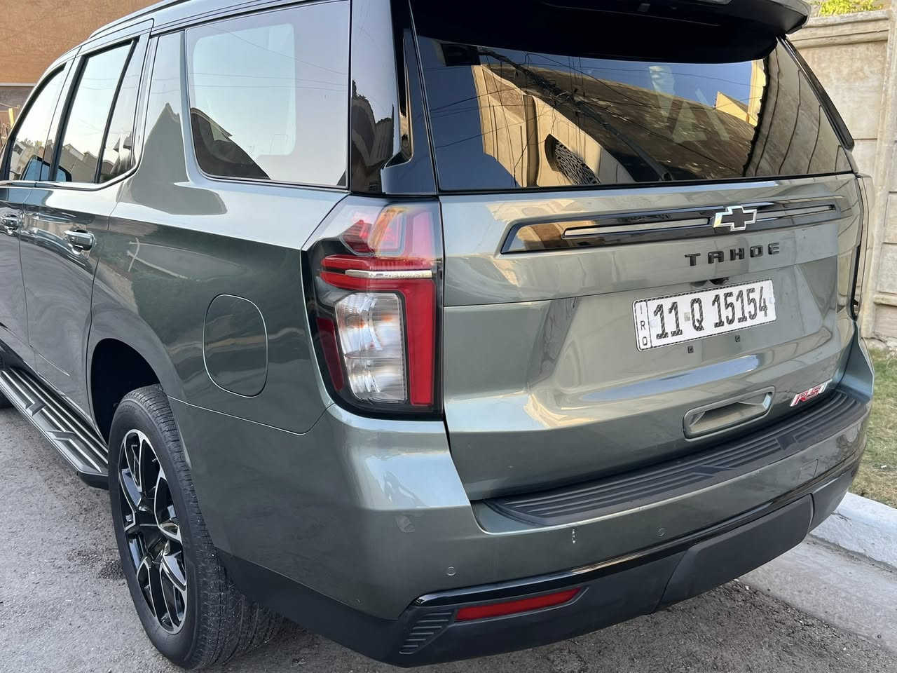 السلام عليكم ✋🏾
تاهو RST🔥 
🔹موديل: (2024)
اللون : زيتوني 🫒
مكينة :5300 امريكي اصلي ✔️
🔺ماشية: 7 الاف فقط 
🔴فول مواصفات ميحتاج اذكرهن كلهن : (من بانوراما ،جلد اسود ومطرز بأحمر خاص بrst ،كشنات vip، تدفئة امامي وخلفي،كيجات ديجتال، رادارات وكامرات وحساسات ٣٦٠درجة ، بلاك ادشن السيارة، علامات ونشرات ضوئية ترحيبية،صندوق كهرباء،تشغيل عن بعد ، شاحن لاسلكلي، وبعد كلش هواي بيها مواصفات…)

❌حادث السياره موضح بالصور: نص جاملغ خلفي ايمن وباب خلفي ( الباب تبدل اسود مال تاهو اصلي ونصبغ بدون لا معجون ولا ابد ، والجاملغ نصبغ نصه ولباقي كلير، بدون تكمه الفوك ماوصلتلها ) ايرباك بس مال بردة وصفحة اليمنه وتبدلت بكبسولة ومكرشه كامله…. غير هاي القطعتين الخلفيه كله بلادي وكبس …

📍مكان السياره: بغداد 

💰السعر :54,000$ وبيها مجال بسيط للشراي 

☎️شراي اتصل وتدلل: ***********
