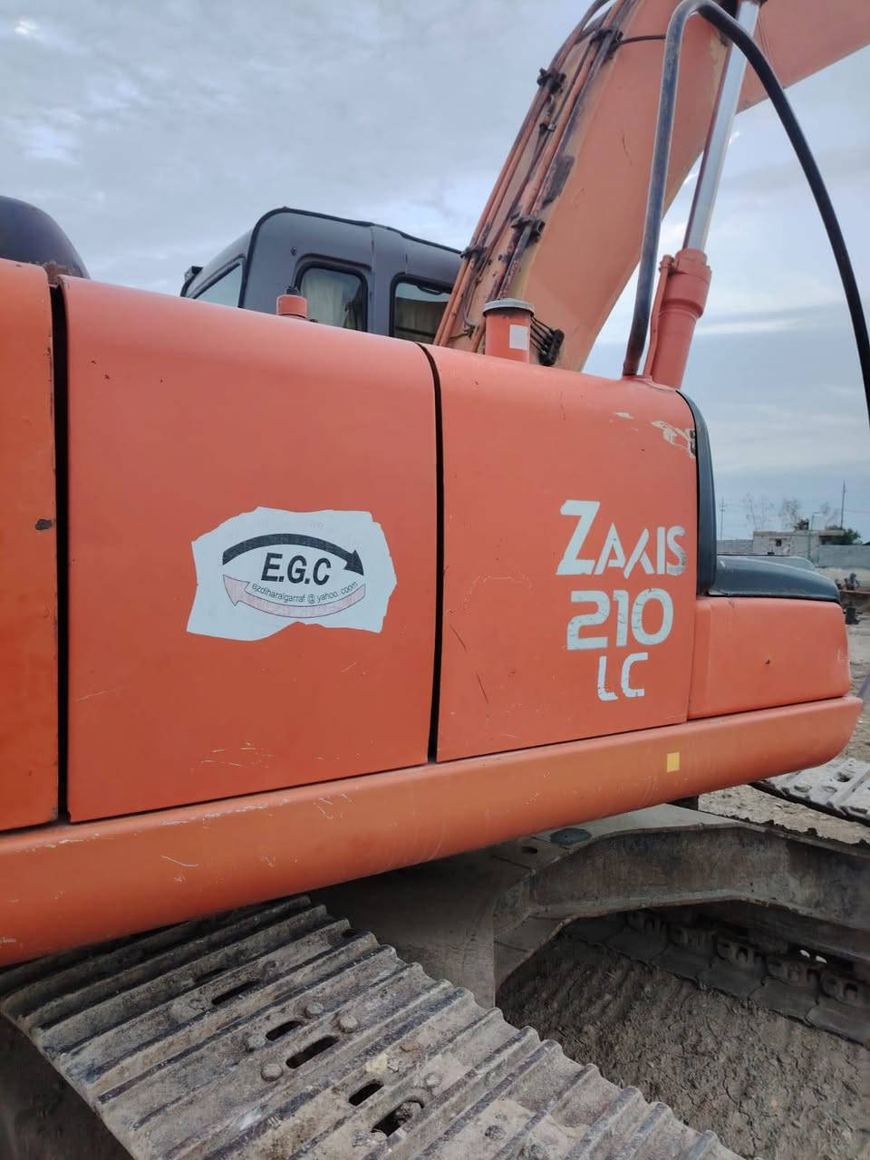 لبيع زت جب طويل 2006/16/اصل/ مكفوله كفاله عامه/ من محرك /بم كاز/ مضخه /كله علا وضع الشركه / حداديه فول /تبريد شغال /كهربائية كله شغاله/ رقم ذي قار ألماني/ سنويه مجدد 29  بسمي/لستفسار/***********
