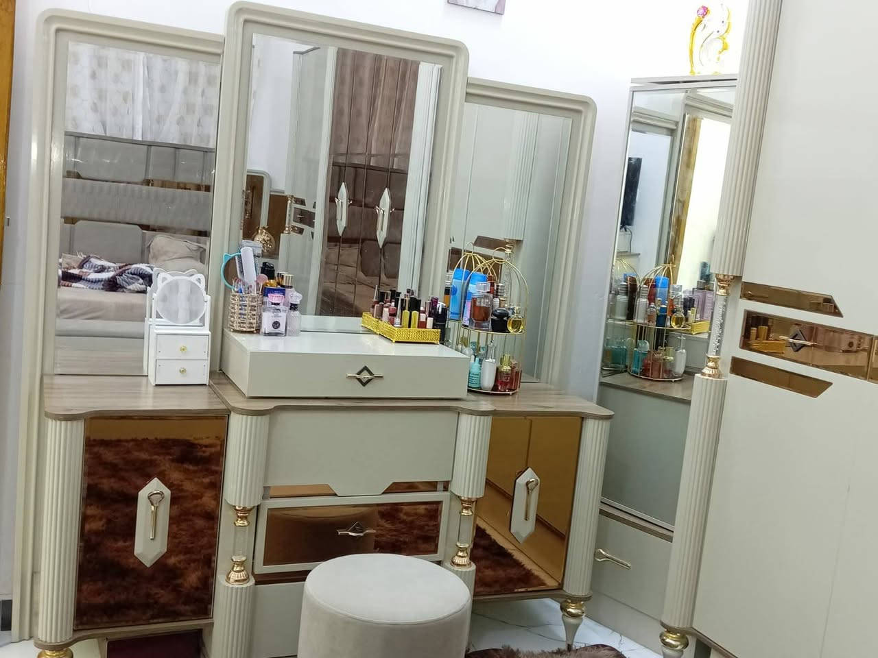 غرفه تركية للبيع يردونهة مليونين وبيهة مجال للشراي


**إذا كنت صاحب هذا الإعلان وتريد حذفه لأي سبب، رجاءا أرسل رسالة إلى الدعم الفني**