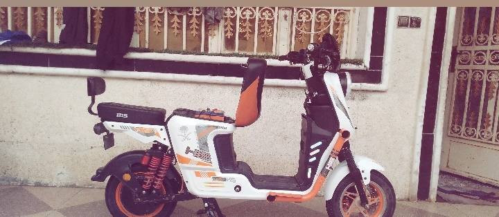 السلام عليكم
‏‎دراجه شحن X900 🏍️
‏
‏‎بريكات دهن هايدروليك HAEDROLEK
‏
‏‎دبلات امامي هيدروليك والخلفي غاز 
‏
‏‎شاشه ديجتل 
‏
‏‎وياله رياضي + فلنجه كبيره 
‏
‏‎تشغيل بصمه + سويجين 2 +جنطهه موجوده
‏
‏‎بطاريات 24 امبير 🔋 
‏
‏‎عدد 5 بطاريات 🔋
‏
‏‎سرعتها 113 حقيقي 80 🏍️
‏
‏ديجلات  + اناره جانبيه 🎧 
‏لايتات زنون + نشره ليليه 
‏السعر450 وبي مجال
‏
‏الرقم بي واتساب 📱💬
‏***********
‏
‏العطل البيها فقط شاشه احتركت و النضام R
