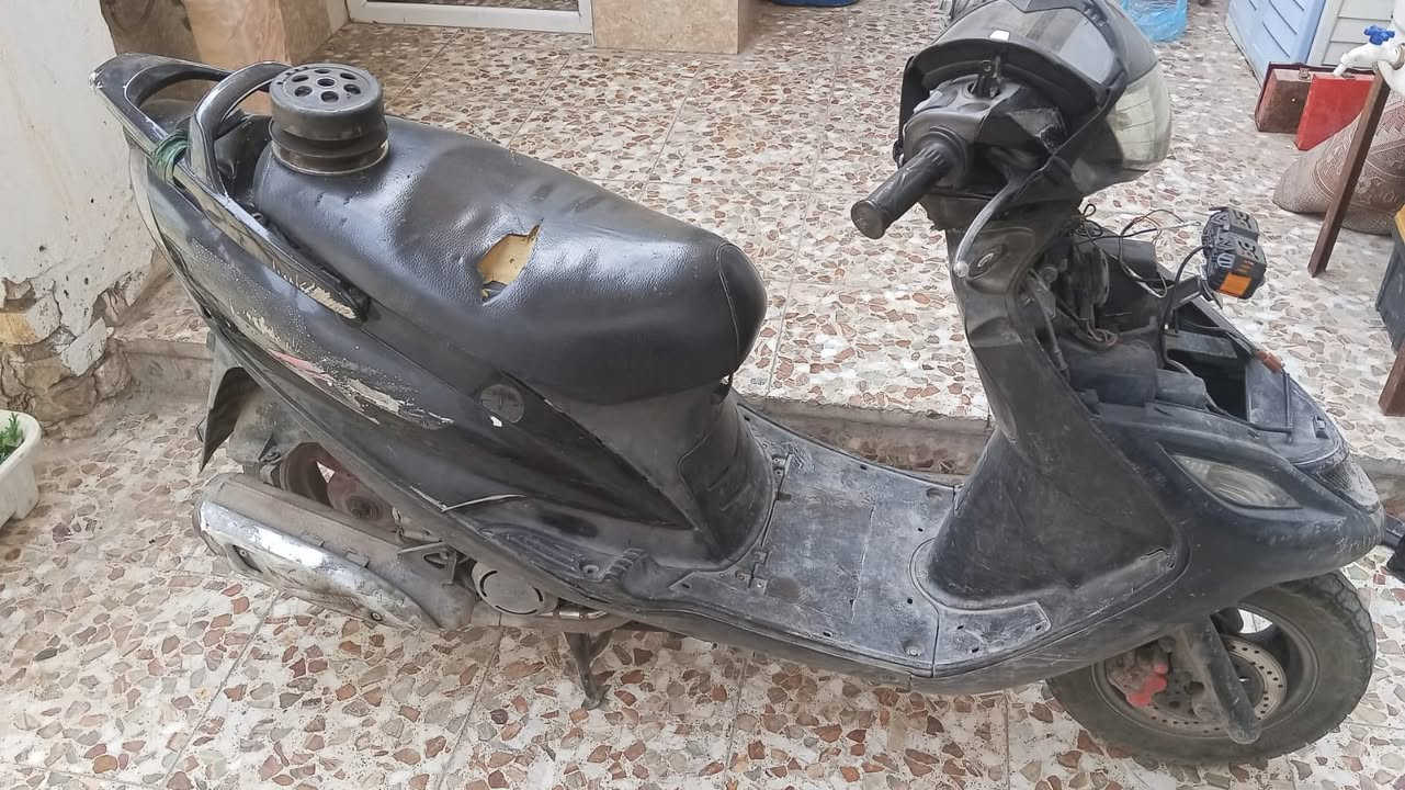 السلام عليكم شباب ماكس ١٤٠ مكينه مبدله قبل شهر دراجة حلوة ونضيفة شوي يرادلهة ترتيب نواقصها فقط لايت خلفي وطوافة مكاني مدينه الصدر سعر ٢٥٠ وبيهة مجال ***********
