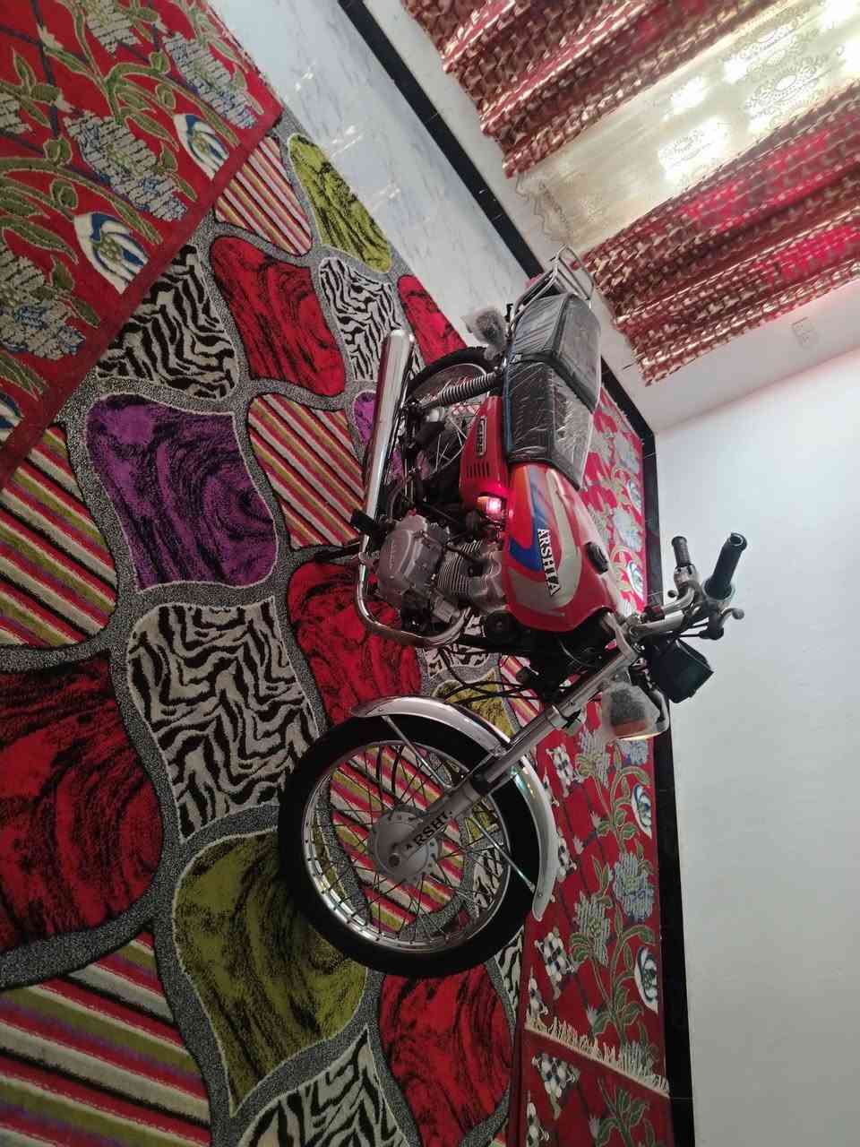 السلام عليكم شباب دراجه موديل 22 أوراق اصولي وجديدات وبجهك للترقيم دراجه كله 22 بلاديه كفاله عامه  السعر 750 وبيه مجال والشراي بيه خير ويدلل والاتصال على هذا الرقم ***********
