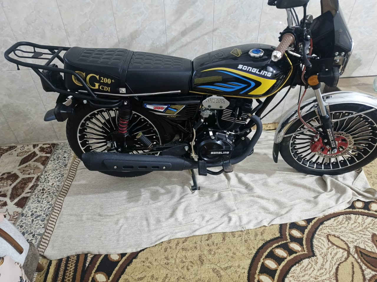 إسلام عليكم دراجة سونلنك ايراني  2026 زيرو مكينة 200 سيسي صالهة سبوع أو نص طالعا منلمعرض بصمتين وسويجن تشغيل عن بعد قفل أو فتح جهاز إنذار في حال السرقة أو أحد يتقرب آلهة قفل ستيرن أو قفل التاير الخلفي شاشة دراجة خير من الله السعر 1000000 مليون أو بيهة مجال مكاني بغداد منطقة الثعالبة للاستفسار ***********
