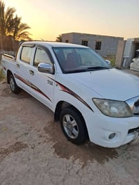 هايلوكس • ٢٠٠٩ • كويتي