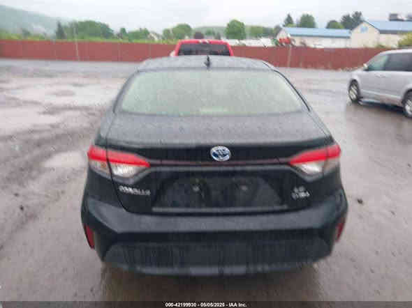 سلام عليكم عندي كورلا موديل 2025 هايبرد وارد امريكا حادث بنيد الحادث صطحي مرقم بغداد سياره ماشيه 3000 السعر 143 وبيهه مجال قليل ماكو هيج سعر ابد بكل العراق الاستفسار على رقم ***********
