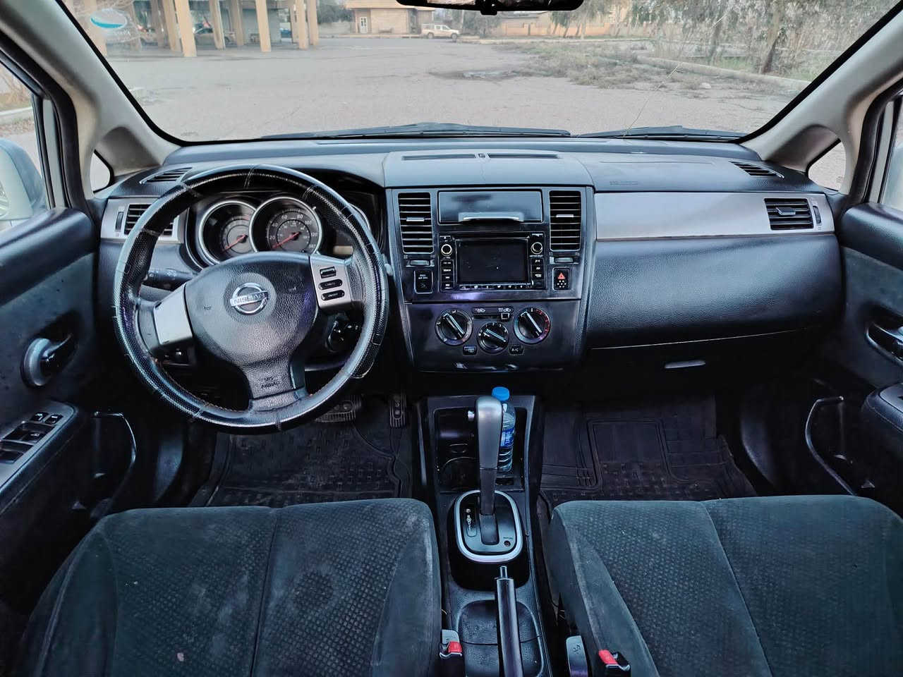 ڤێرسا مۆدێل ٢٠١٢ دوو پارچە و پەلەیەک بۆیاخە بێ ناوگرتن سەیارەکە توند و تۆلە سەیارەیەکی جوانە کالبو نەوەی نیە ڕەقەم و سەنەوی نوێیە تاکو ٢٠٢٩ تەحویل و خرامە بەشەرتە گێر و مەکینە بە شەرتە 
نرخ ٨٠
ژ.م *********** كويسينجاك, أربيل
