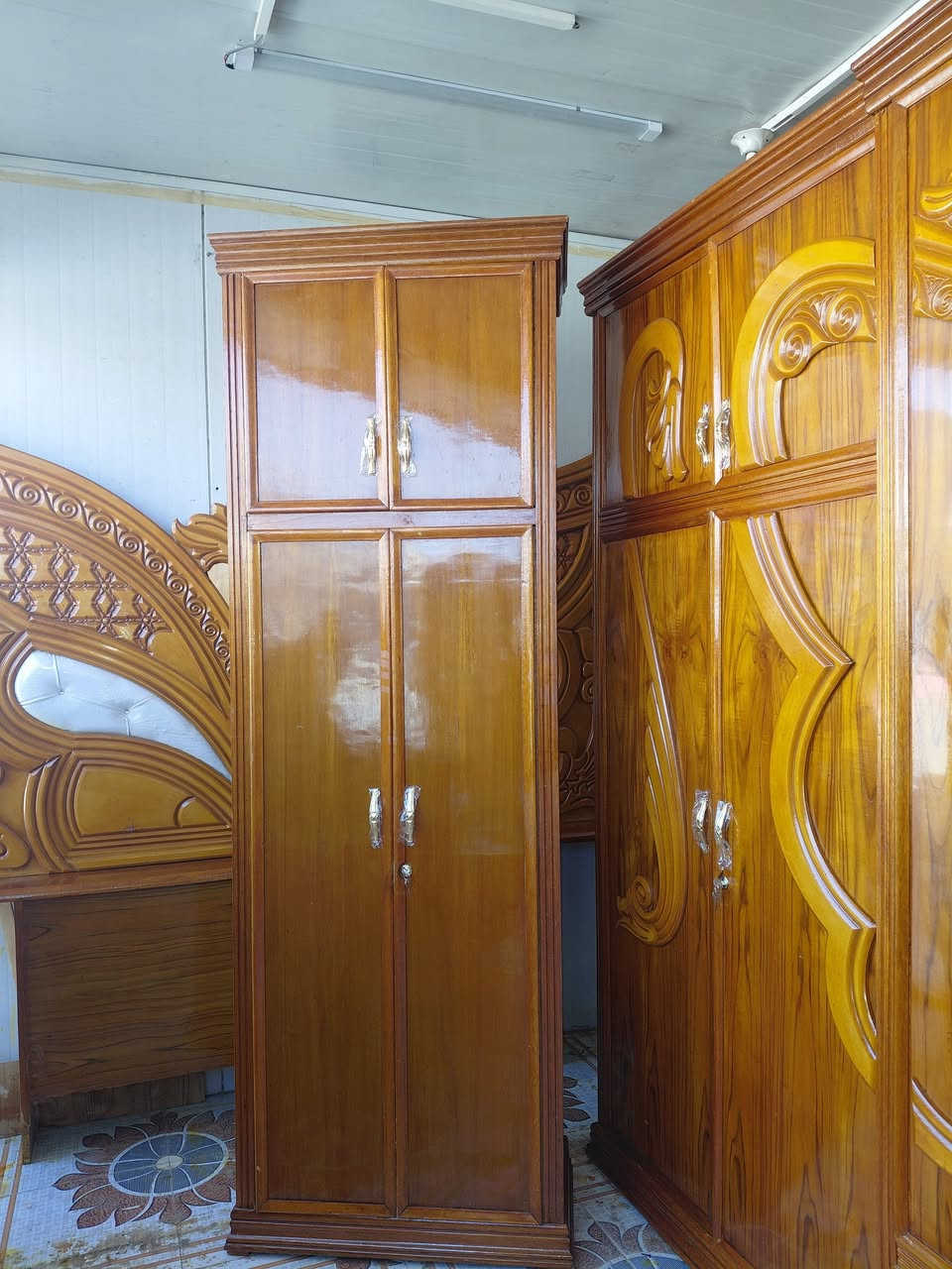 غرفه نوم ام السته طابقين داخل وخارج صاج ضهر جرجوبه زاويه كنتوري خمسه ملم مع ميز هديه عنوانه كوت حي الجهاد شارع النجارين نجارة ومعرض الحجامي الاتصال او مراسلة الصفحه ***********
