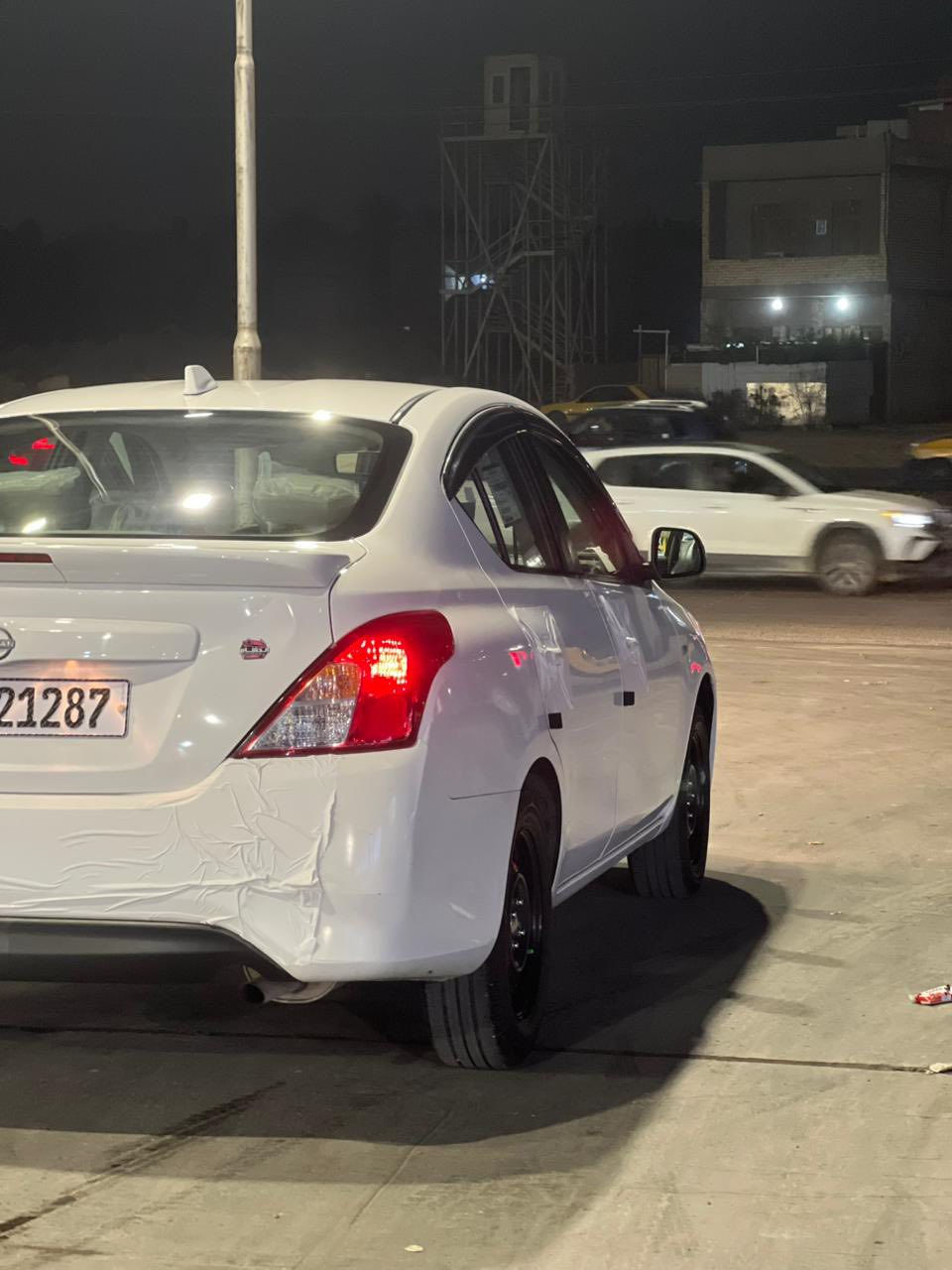 سلام عليكم سني هندي بليته زركه ام لضمان شركت السور رقم بغداد مديل ٢٤ ماشيه ٣٥ بدون صبغ  بيهه بارد ماكانين ازغار كلش ولبقي كفاله مكاني بغداد الكريعات للستفسار اتصل عله *********** ولسعر ١٢٨ وبيهه مجال بصيط
