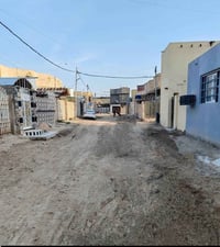 للبيع دار سكنية قريب على مدرسة المنار الأهلية  الحي الزهراء – الشارع ا...