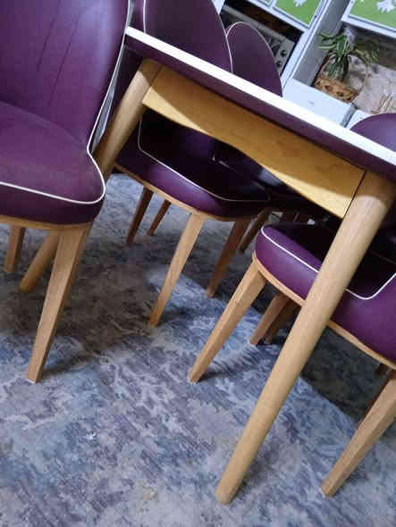 سلام عليكم تخم تركي 8 مقاعد اخو الجديد ميز طعام زان مرمر كراسي جلد 6 اخو الجديد طبلات عدد 2 وصطيات مكان مدينه الصدر ***********
