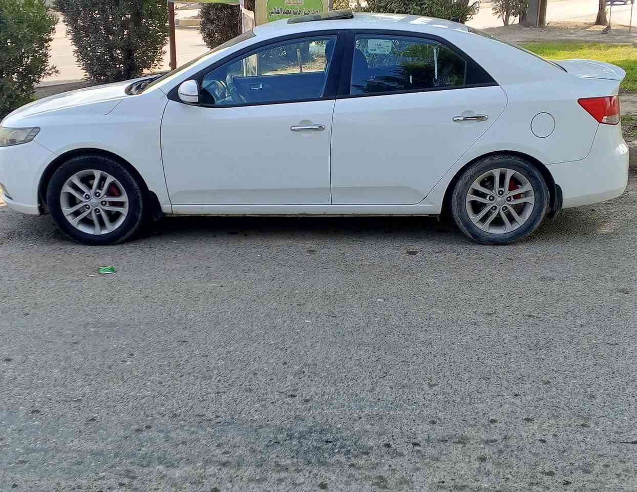 سلام عليكم
كيا سيراتو خليجي موديل 13 فول مواصفات 
حادثه كما موضح بالصورة 
رقم سليمانيه 
السعر 100 وبيه مجال 
التواصل على هذا رقم 
***********
