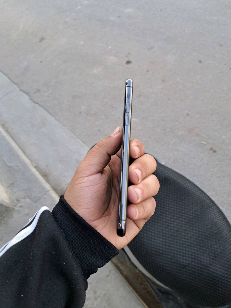 ايفون11 برو ماكس 
ذاكره 256 بطاريه 74 نموذج M 
مكاني بغداد سعره 275 الف 
*********** 