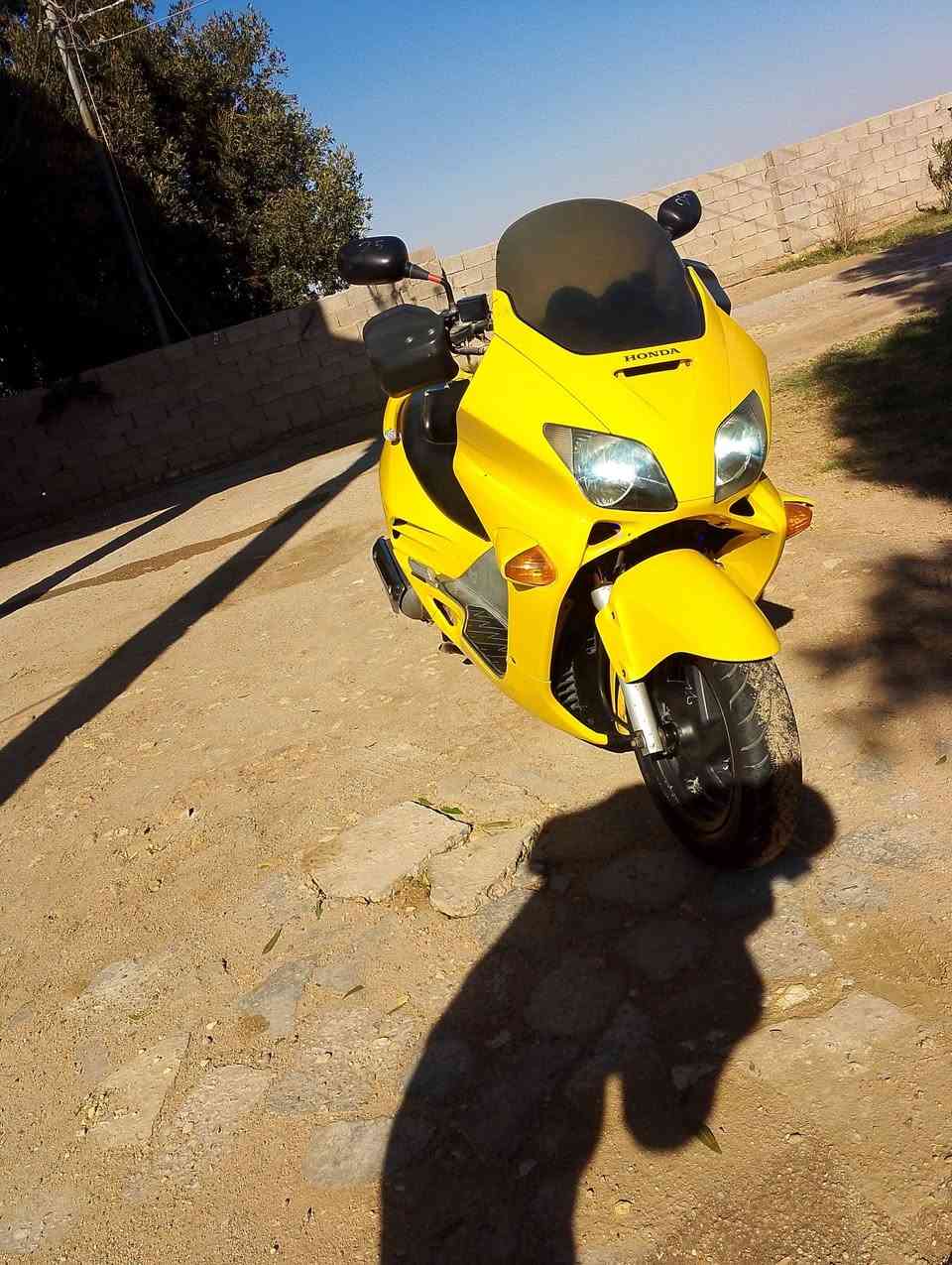 للبيع فورزه 06 عميه كفاله نضافه 90%  كلشي بيها شغال مكاني ناصريه قلعه سكر الشراي يتصل وبخدمته ***********
